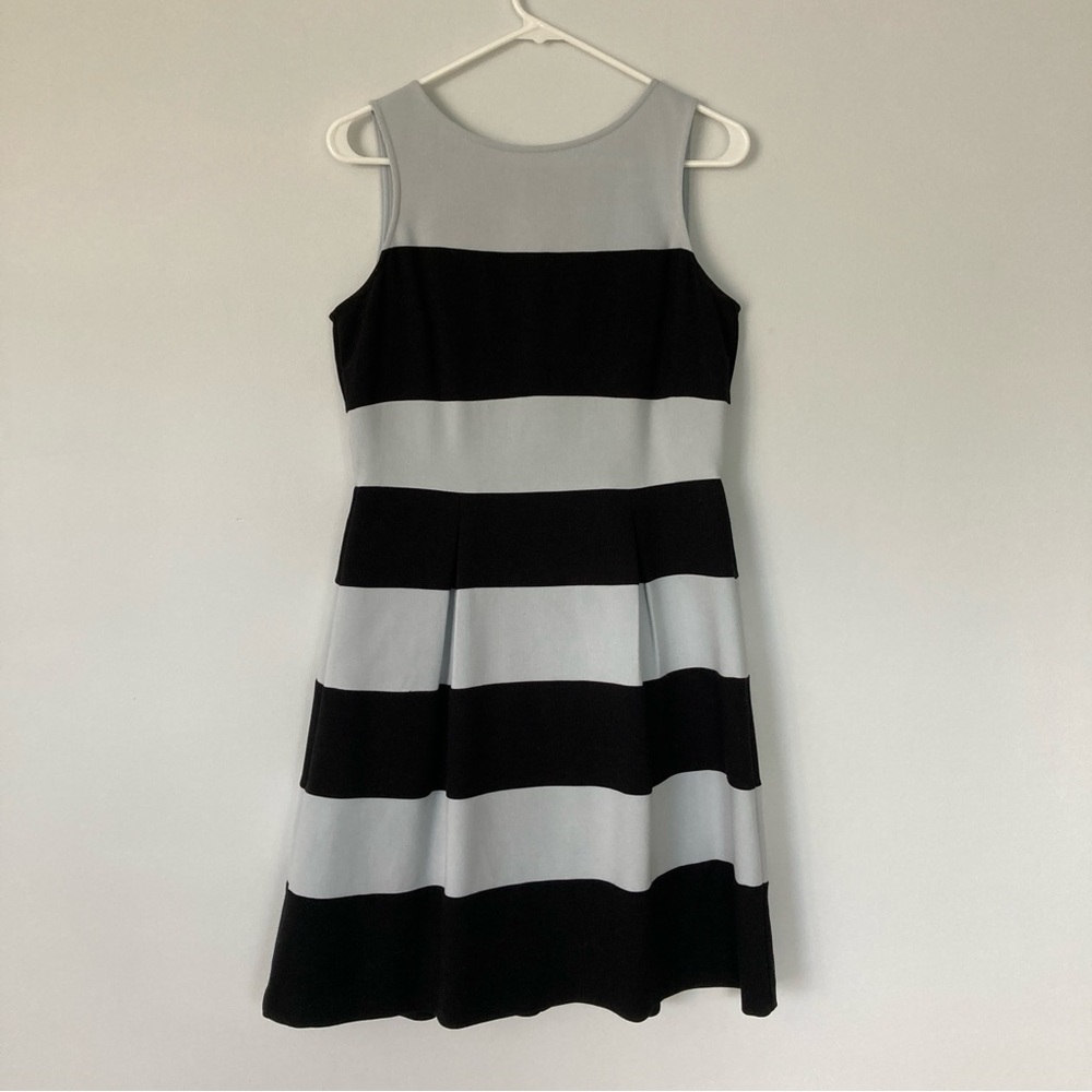 Loft Gray & Black Stripped Flare Dress | Size 6